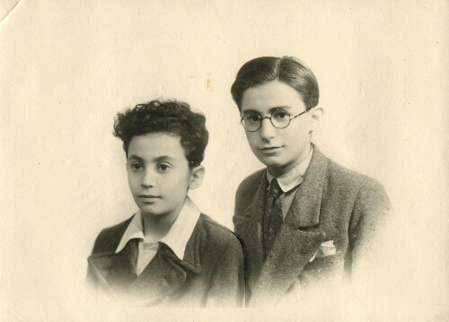 Eddy Florentin (à droite) et son frère Léonce à l'époque où ils fréquentaient l'Institution Mazurier à Enghien-les- Bains.